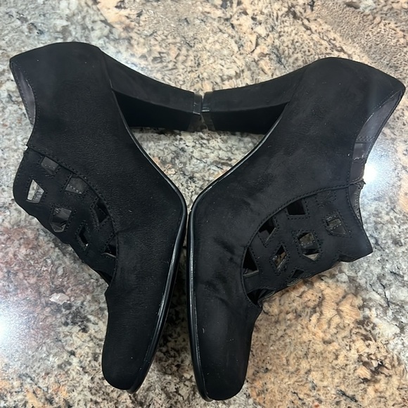 Aerosoles Heels - Picture 3 of 8